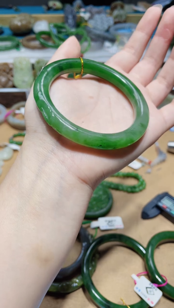 【闪购商品】和田玉55圈手镯未镶嵌50