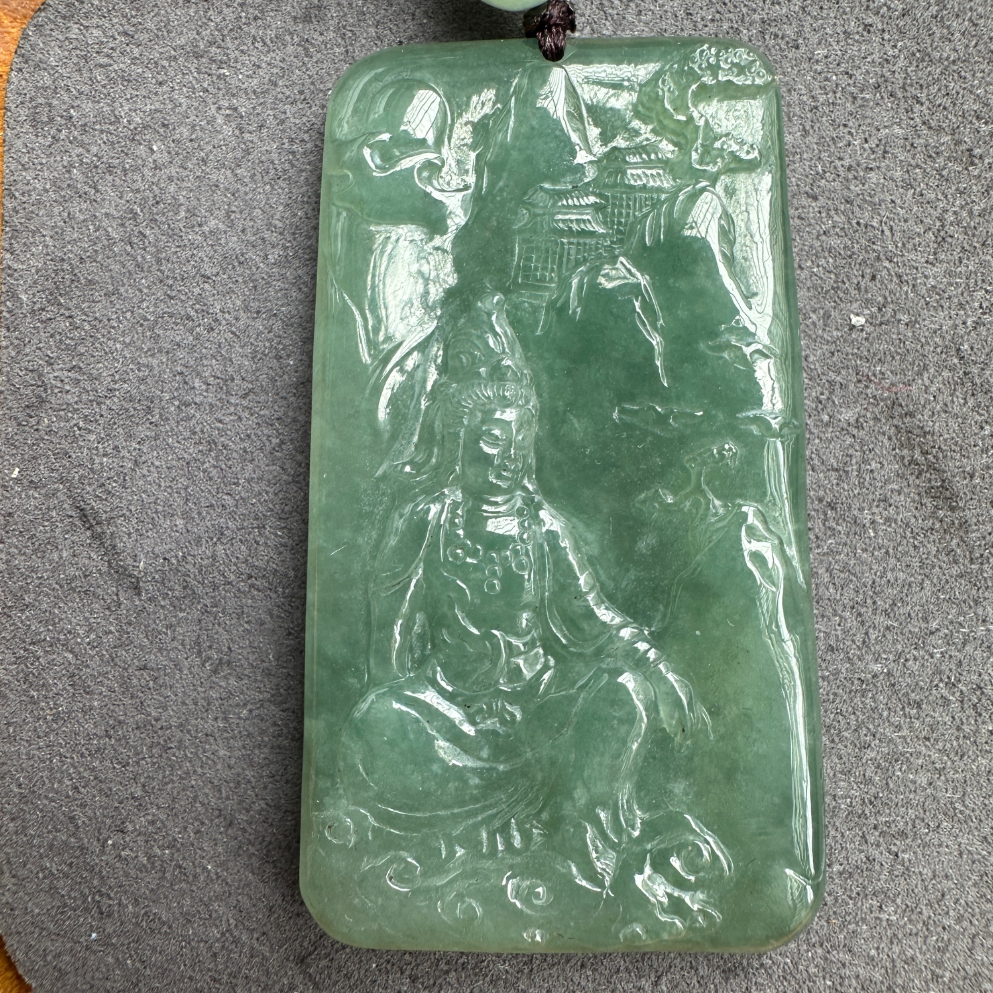 【挂件】缅甸翡翠A货山水自在观音挂件