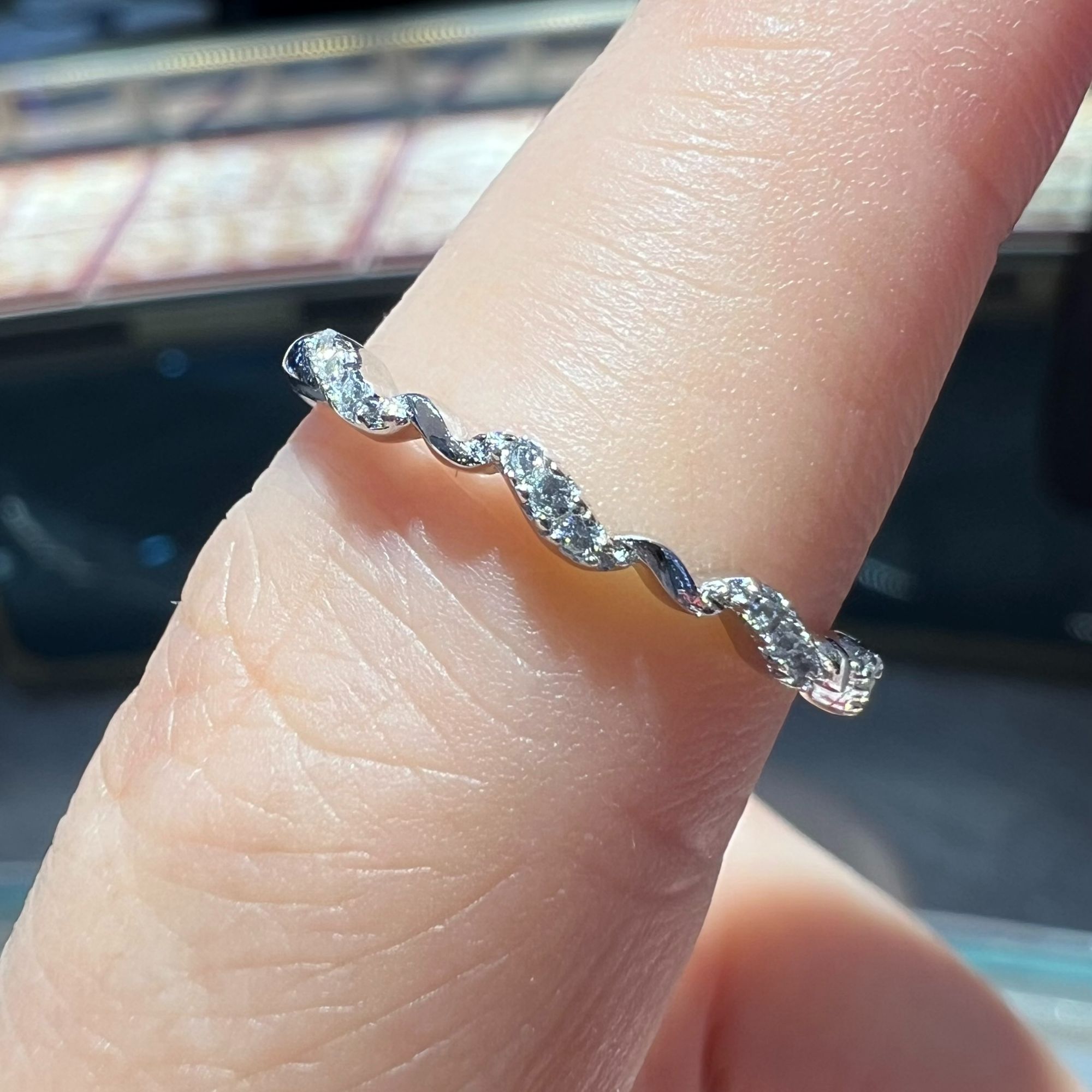 925银合成锆石银制品 【凤仪珠宝】银S925时尚镶嵌波浪戒气质百搭