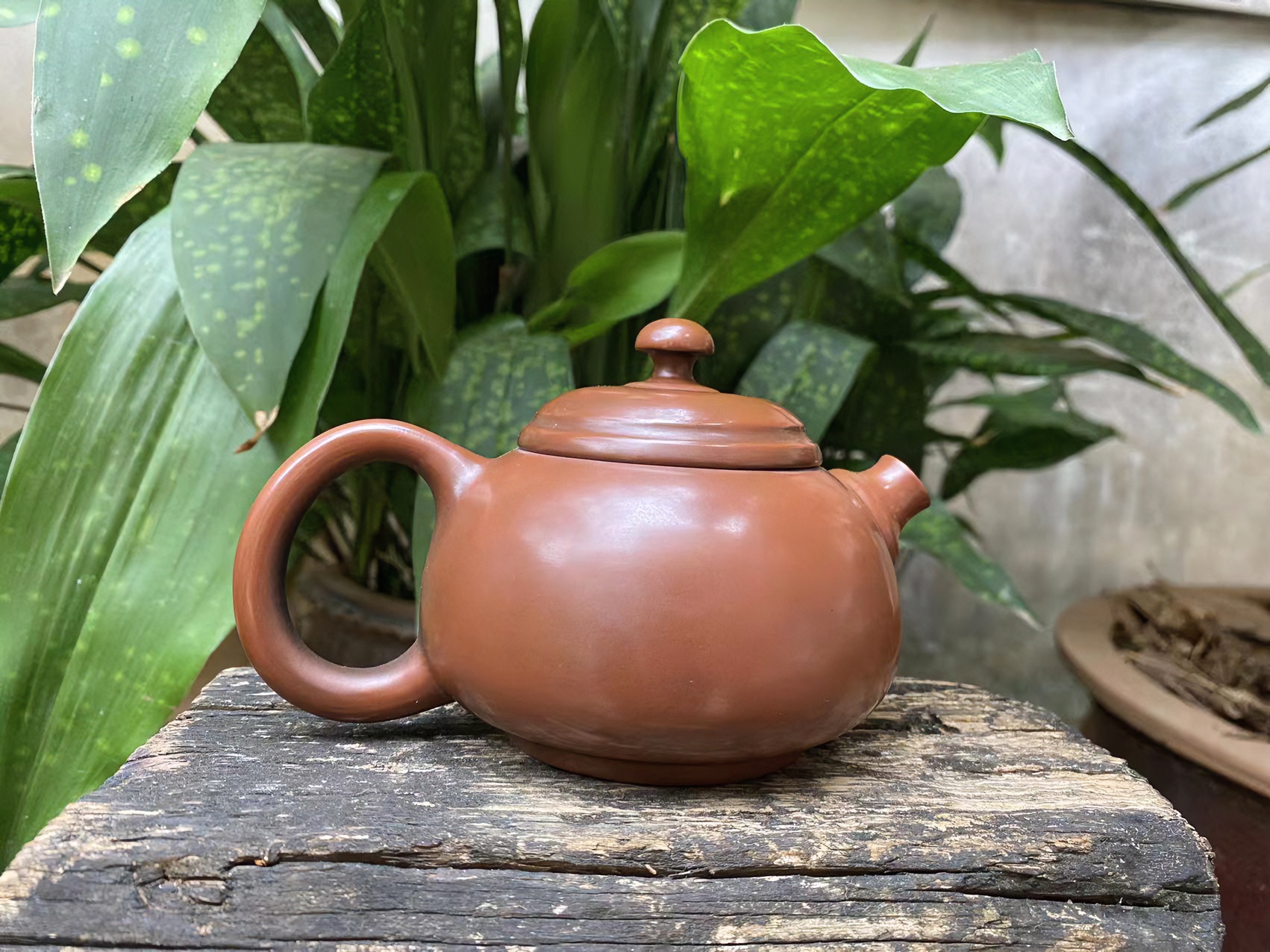 建水紫陶全手工深层次抛光打磨古铜色无尘，汉瓦，龙蛋壶新品上新