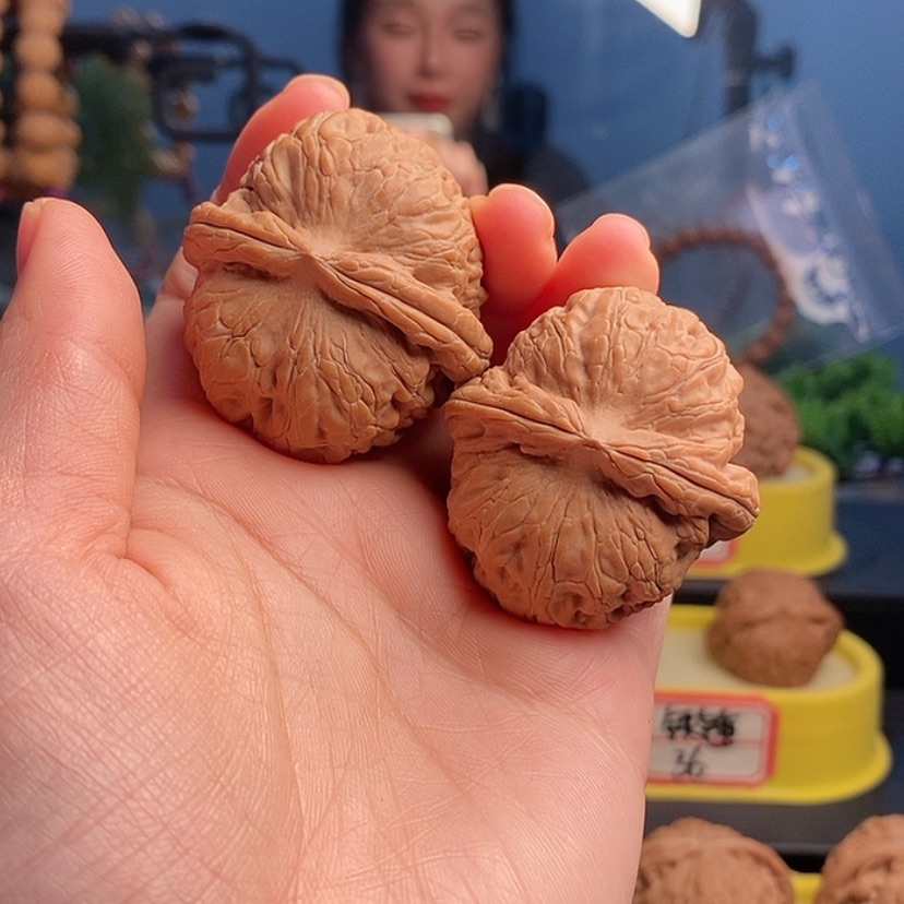 【闪购商品】桃核把件玉*42元宝