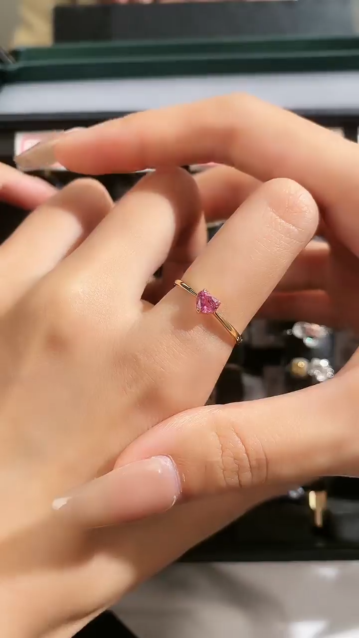 【闪购商品】尖晶石戒指18K金镶嵌尖晶石戒指