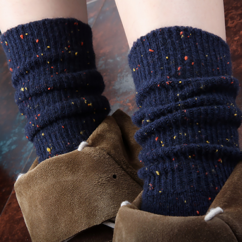 秋冬女士新款羊毛加厚保暖堆堆袜彩点短袜复古中筒袜黑色百搭