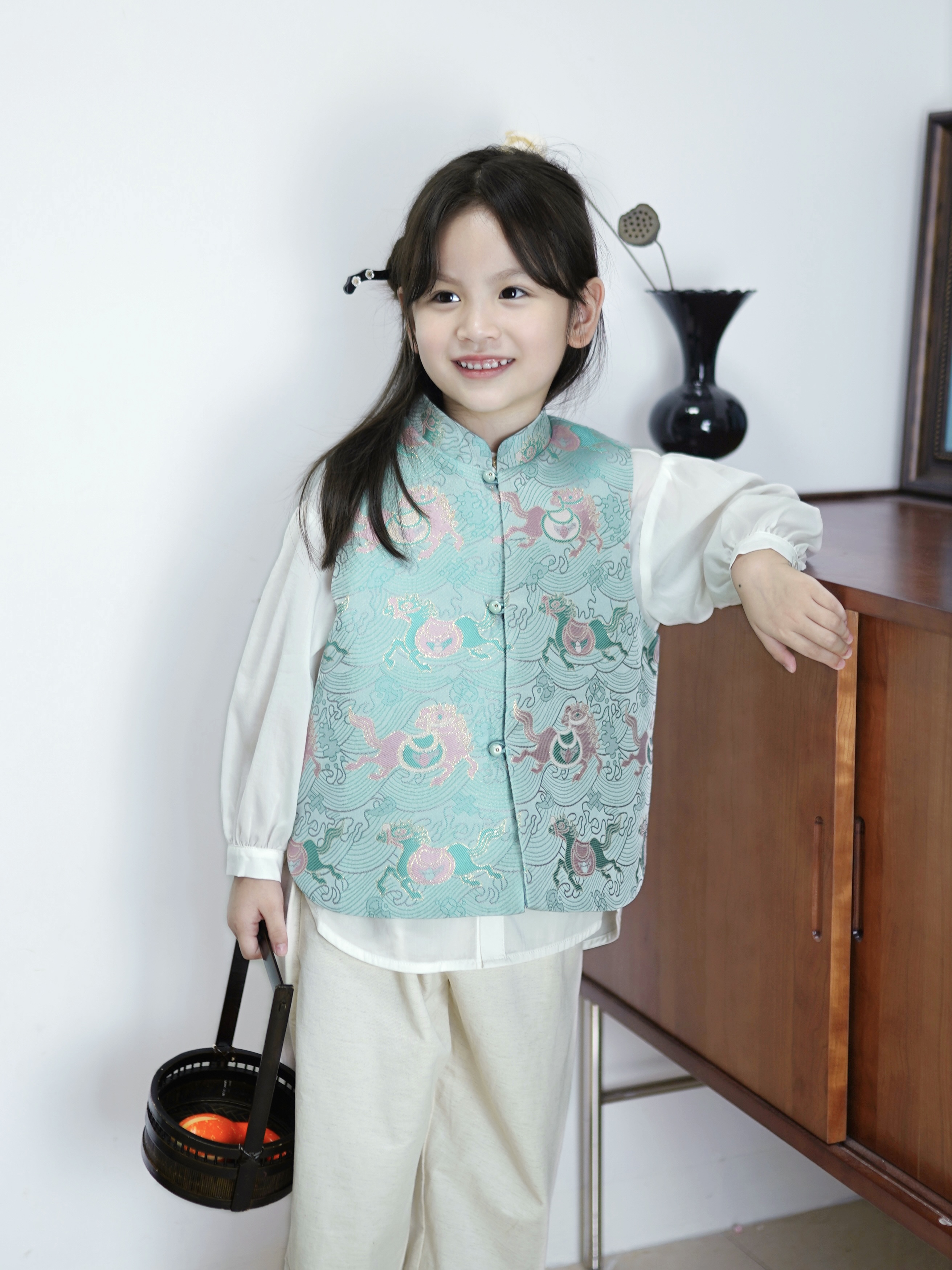 【马上有钱】女童春秋 蓝色织锦缎提花新中式马甲 复古背心 码拍正