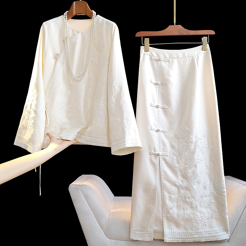 南油国风新中式气质春秋冬女装宽松休闲日常绣花手工扣国风