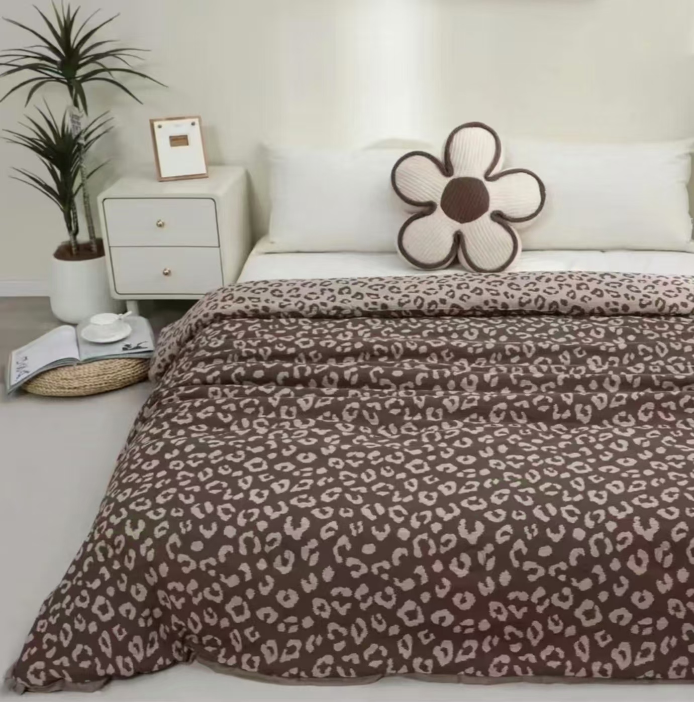 【卡其豹纹被子】2.0*2.3M高端A类亲肤柔软透气机洗加厚保暖被子。  