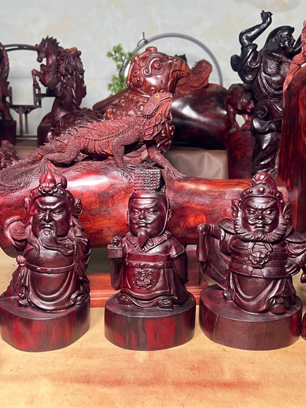 小叶紫檀木制工艺品雕刻料家具边角料串串把件手工摆件料