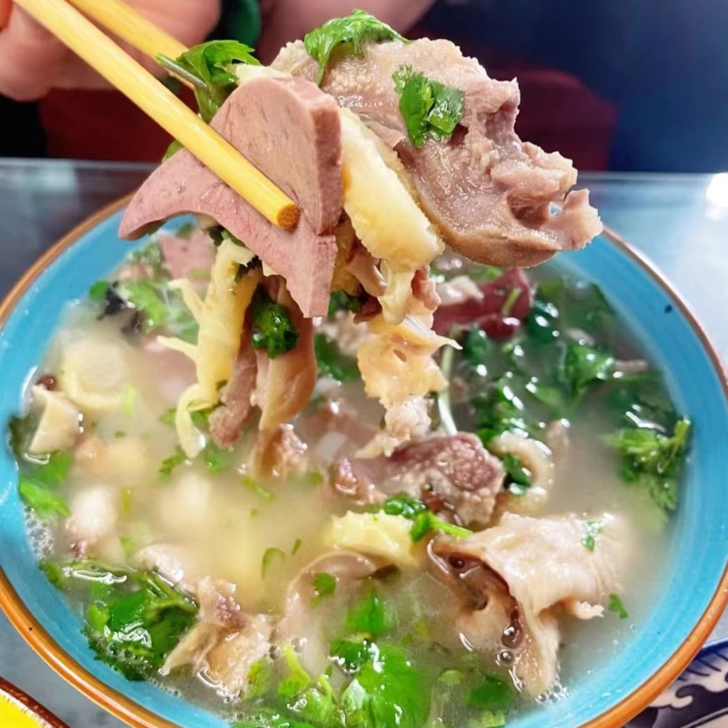 内蒙草地正宗羊杂羊杂碎羊杂汤羊肉汤
