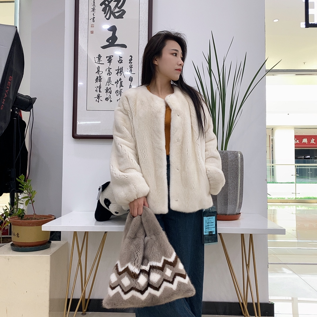 野貂王时尚珍珠本色水貂皮毛圆领短款休闲女士气质女款上衣