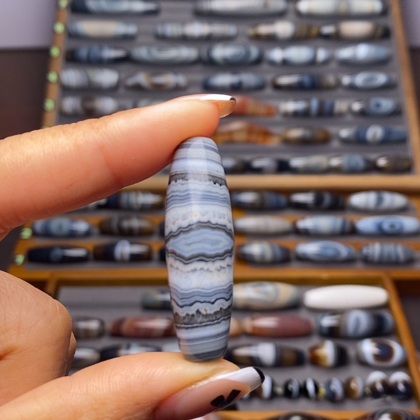 【闪购商品】玛瑙/玉髓珠宝奇石未镶嵌詹***里