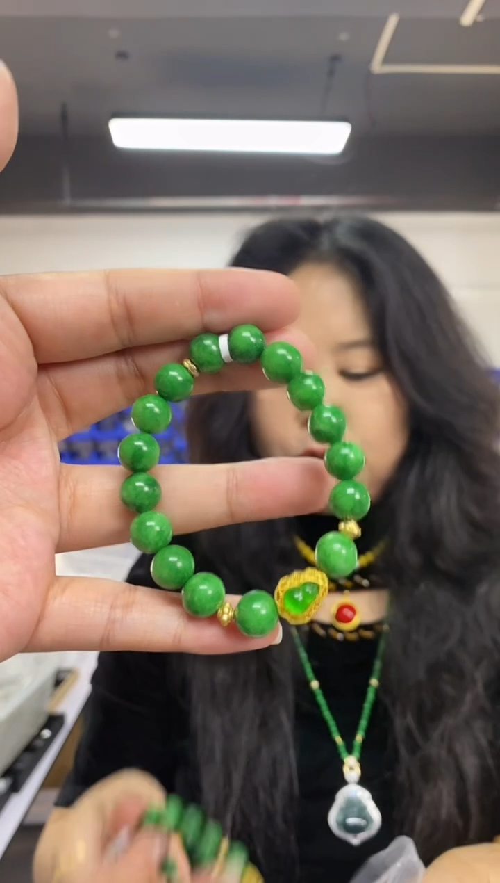 【闪购商品】翡翠手链未镶嵌多样性发其一颜色微差