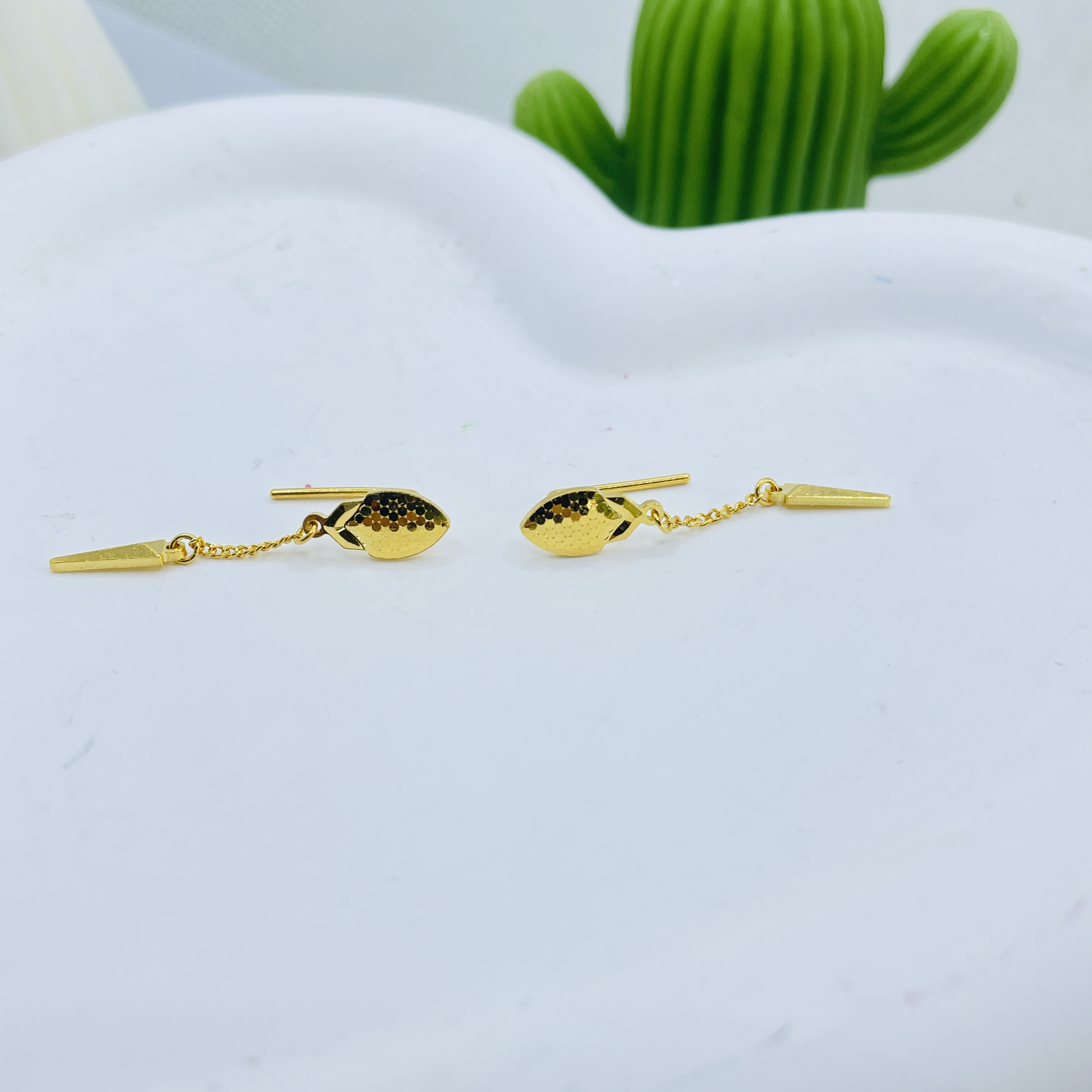 足金9997字钩鱼鳞金蛇耳钉