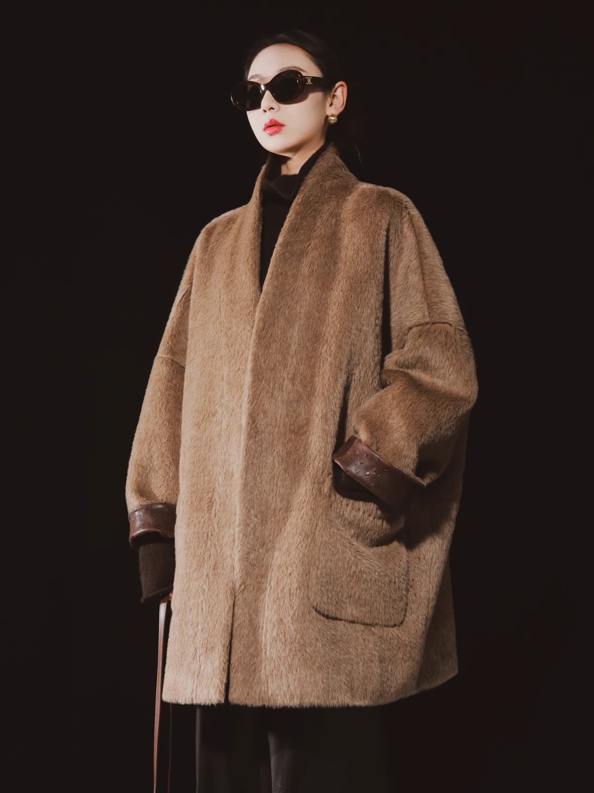 臻一-奢华拼皮秘鲁苏力大衣外套皮草时尚百搭中长款PI23A0446