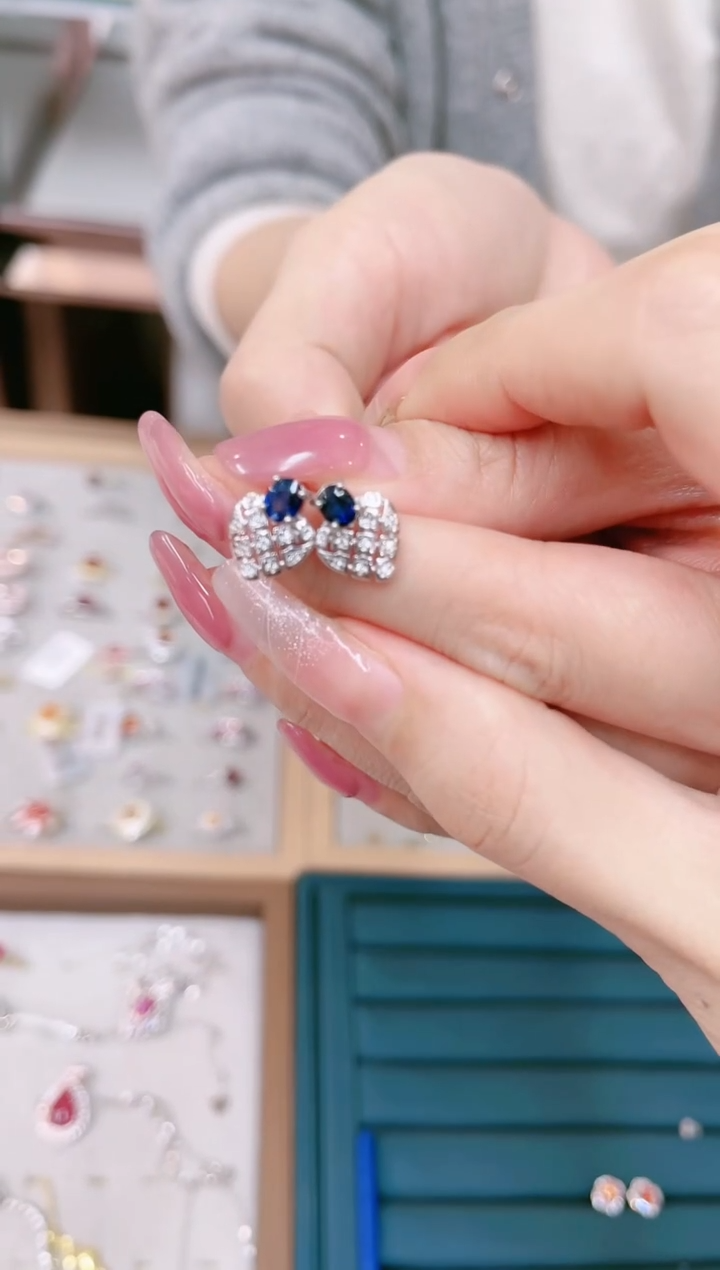 【闪购商品】蓝宝石耳饰银S925镶嵌蓝宝石耳饰
