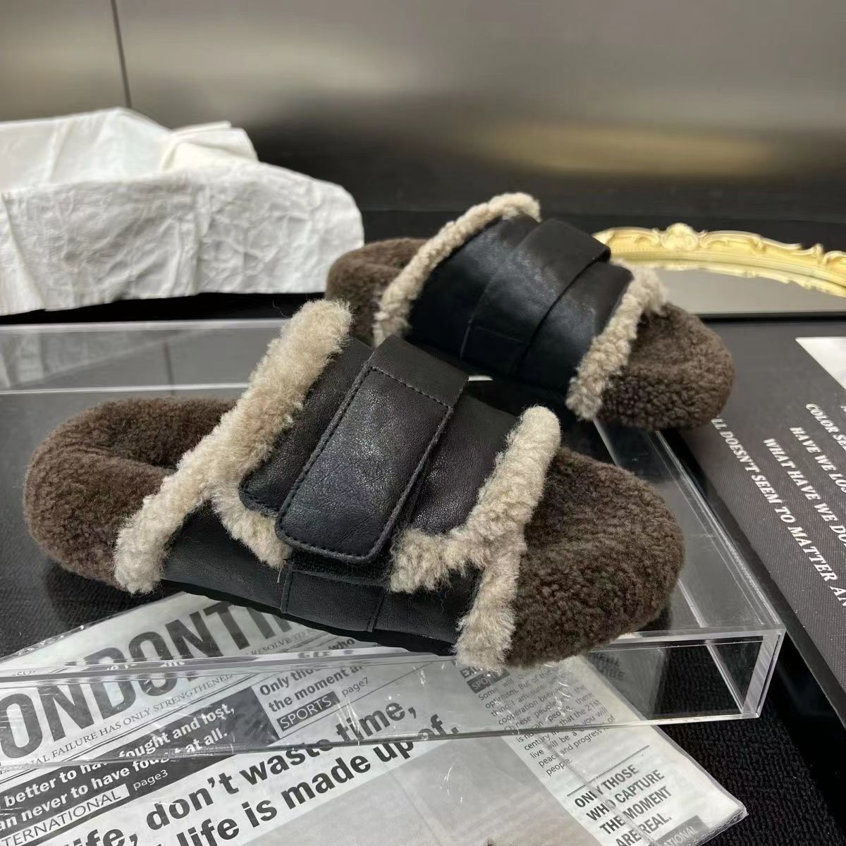 小众设计羊羔毛高级感厚底外穿毛毛鞋女2024年新款复古皮带拖鞋潮