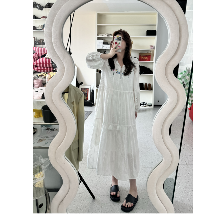 晶咕【去有风的地方】法式胸前花朵刺绣系带灯笼袖长短版宽松连衣裙