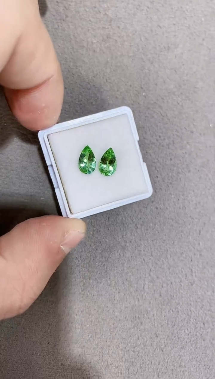 【闪购商品】碧玺裸石未镶嵌一对5*8mm