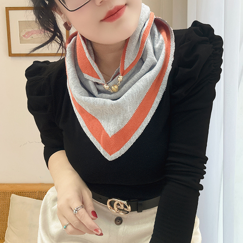 秋冬新款保暖围脖小太阳升级双色针织三角巾磁吸扣设计简约时尚款