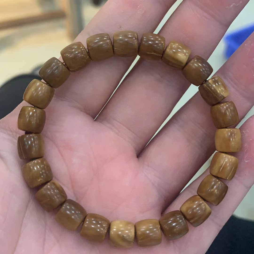 库克直切8mm手串（库克有天然纹裂，凹凸眼非瑕疵，果实特性）