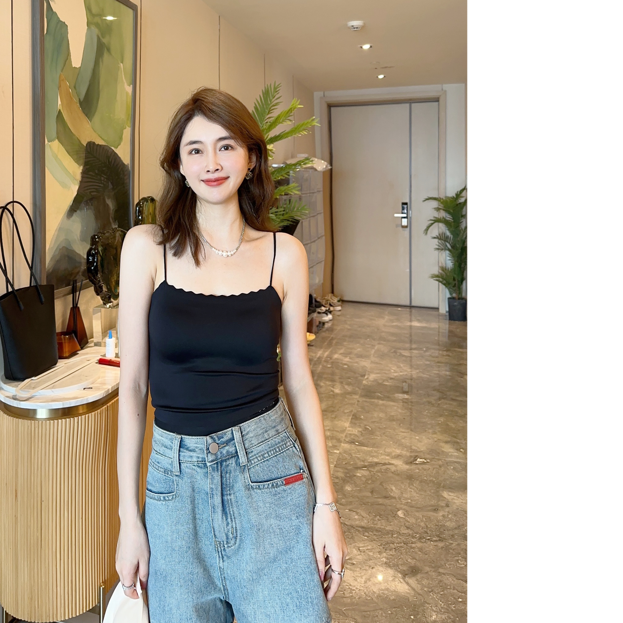 【云朵无感带】小允姐姐2025新款气质时尚百搭休闲吊带背心短款