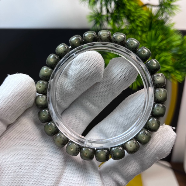 同枝星月菩提石玉料8×9冰糯绿透底手串月眼黄金瞳大留白无烟花星