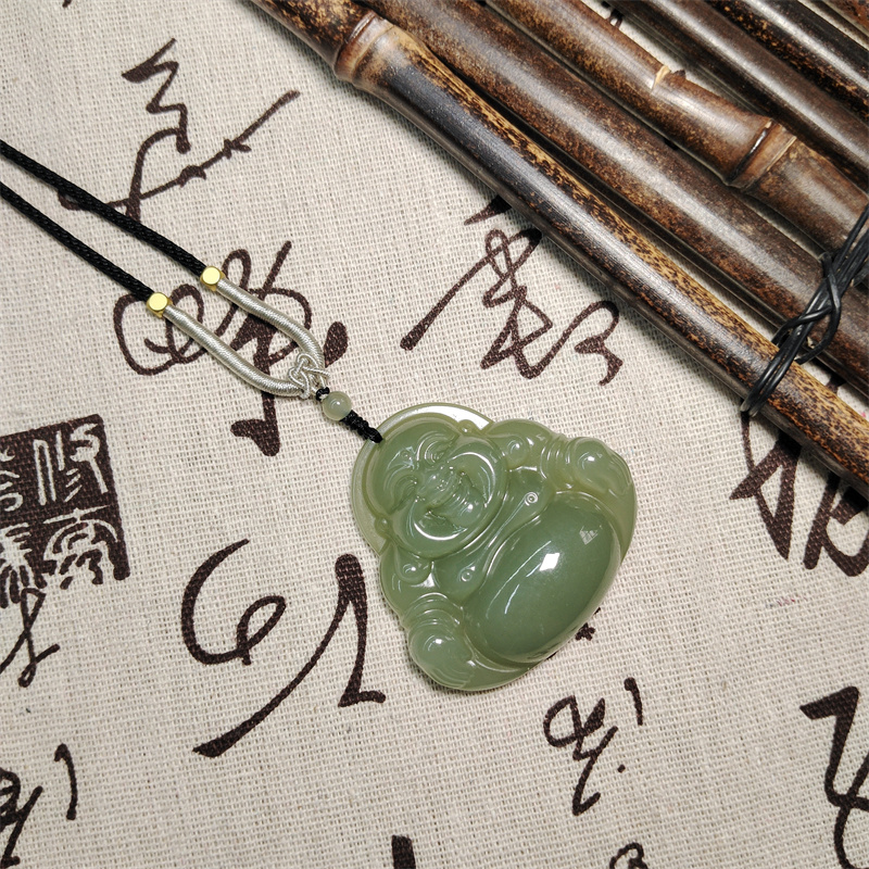 约48*49mm和田玉晴水佛公吊坠