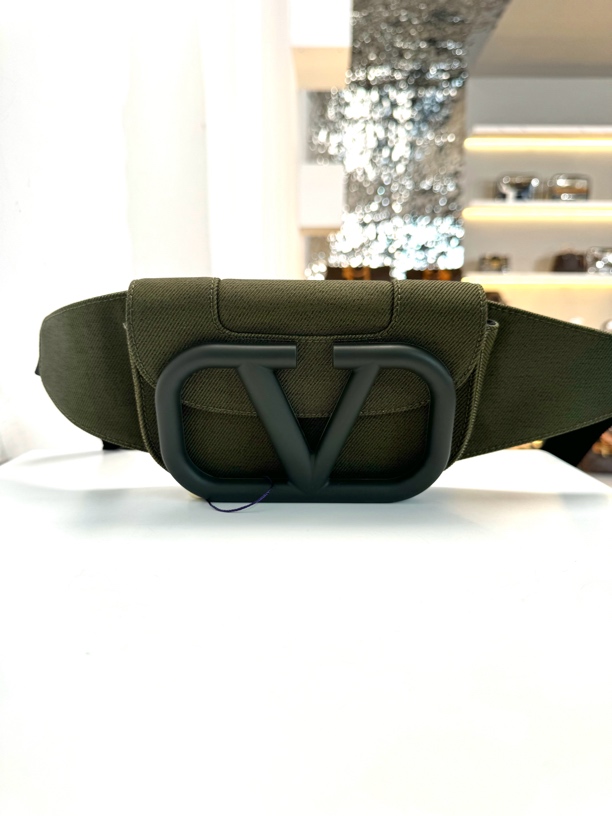 99新 Valentino/华伦天奴 99新/华伦天奴腰包/99新/73841915