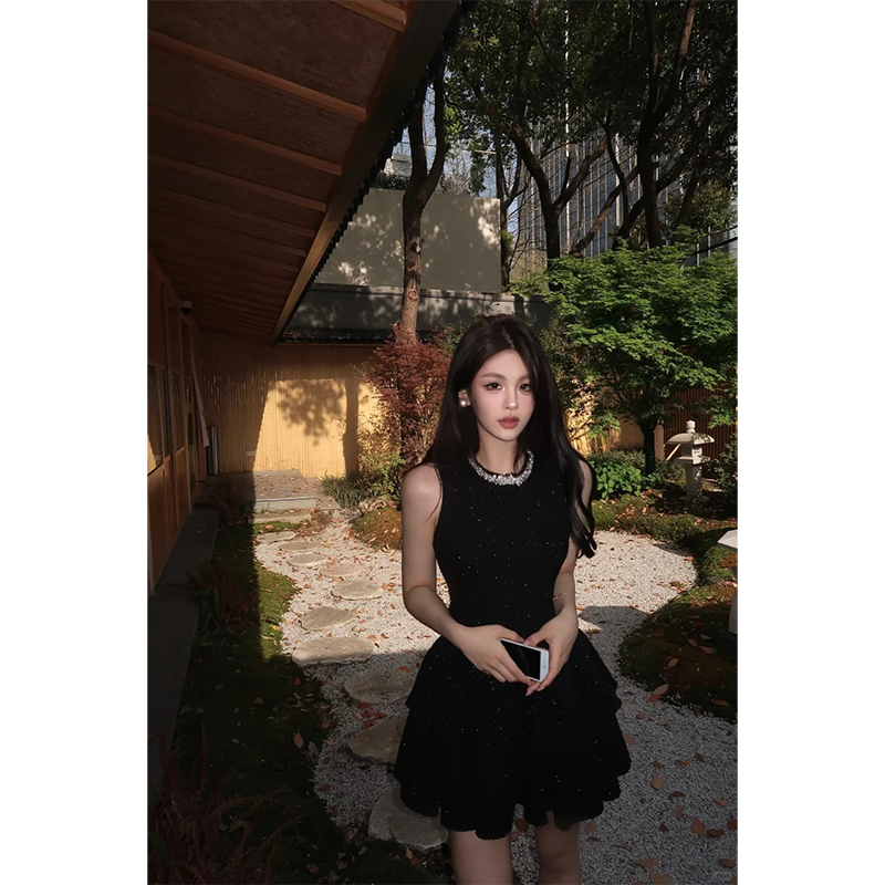 法式小香风黑色气质高级感细闪连衣裙女2025夏季新款收腰显瘦裙