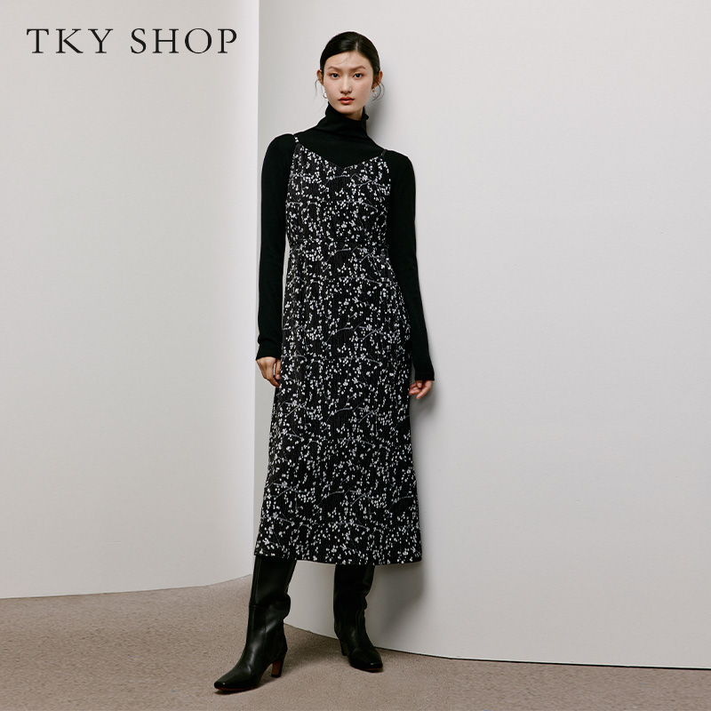 TKYSHOP【真两件】时尚黑色针织连衣裙气质显瘦连衣裙 10F1KI04U185