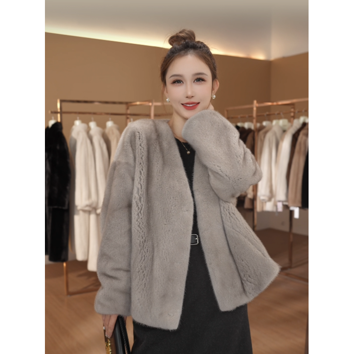 冬妙【卢浮宫】2025新款进口貂皮大衣女水貂天鹅绒整貂V领皮草外套