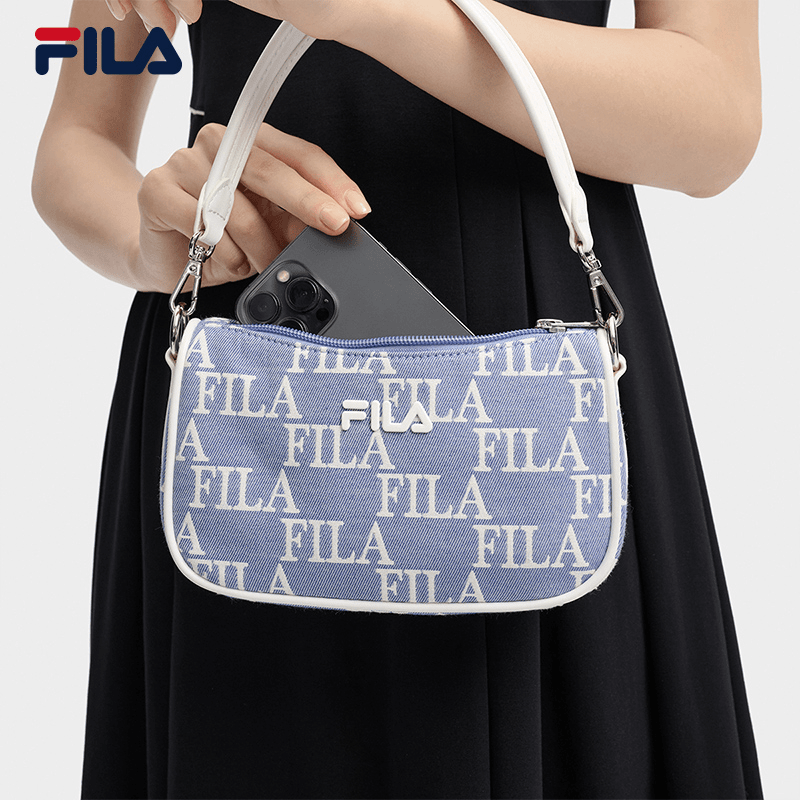 FILA/斐乐女士百搭肩包经典满印高级时尚休闲单肩挎包F13W438170F
