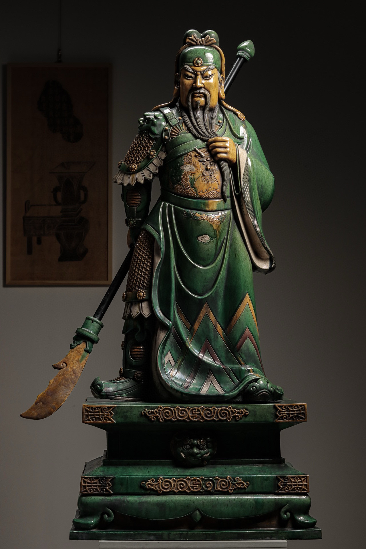 琉璃三彩 武圣•关公造像 高146 宽68 厘米