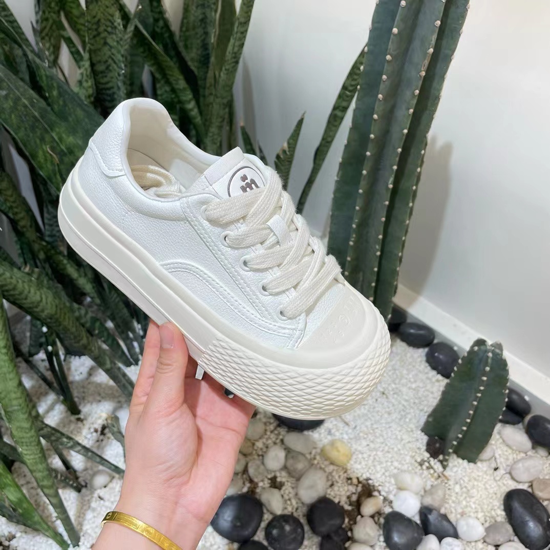 七七 Studio大头小白鞋2024新款厚底板鞋百搭四季面包鞋休闲爆款