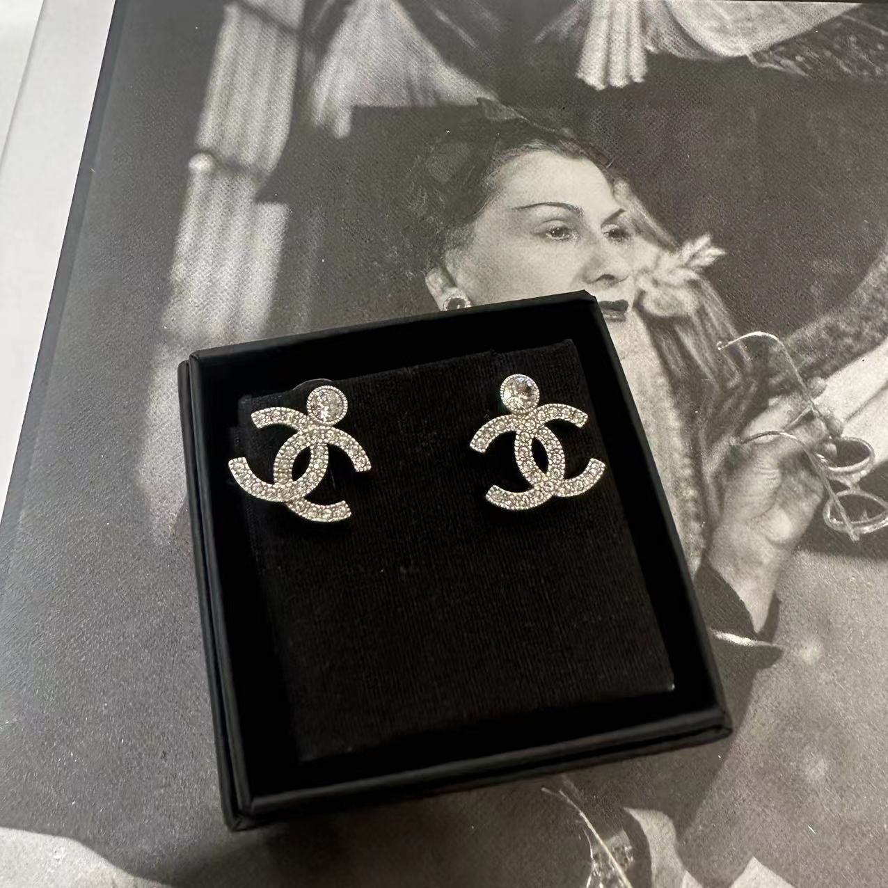 99新  HIHI/CHANEL 23K 镶钻双C耳钉/9324700