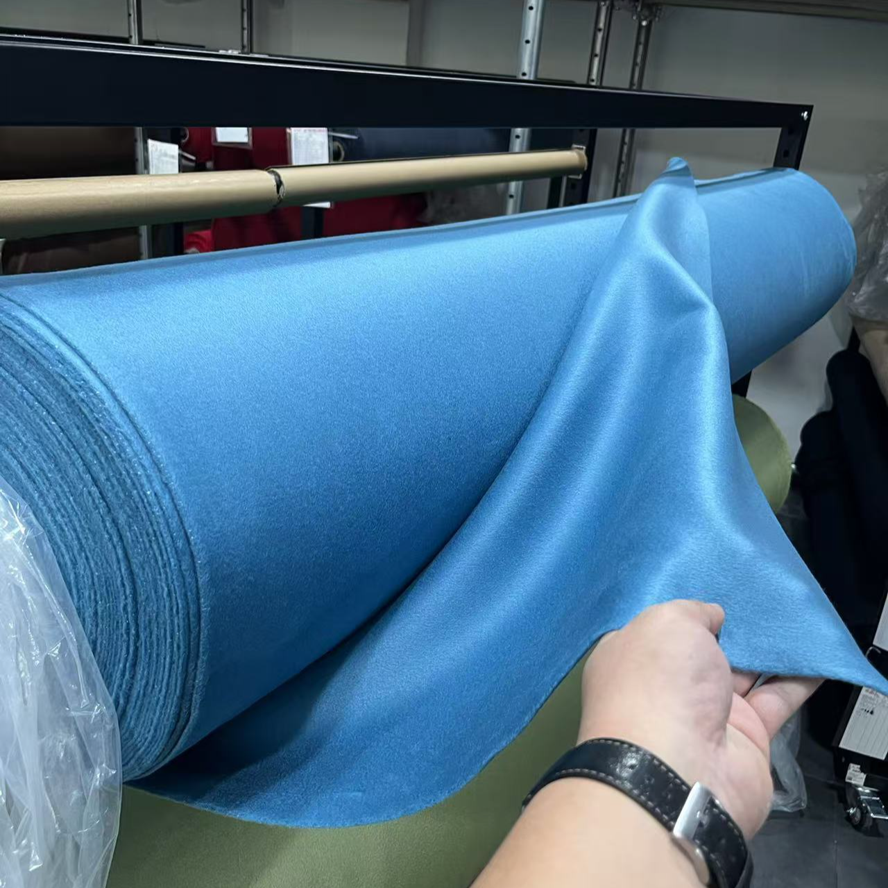 湖蓝色 100%山羊绒大衣面料 布料 双面短顺 亲肤笔挺 800克每米