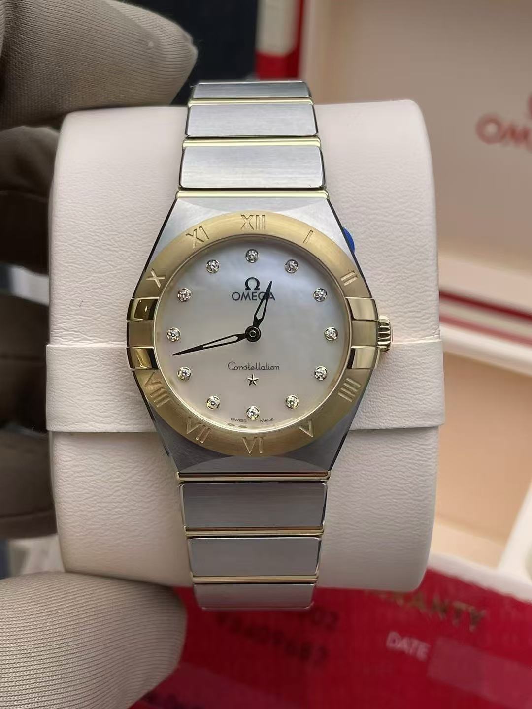 未使用 Omega/欧米茄 杜师傅/石英女/曼哈顿/间黄金贝壳盘