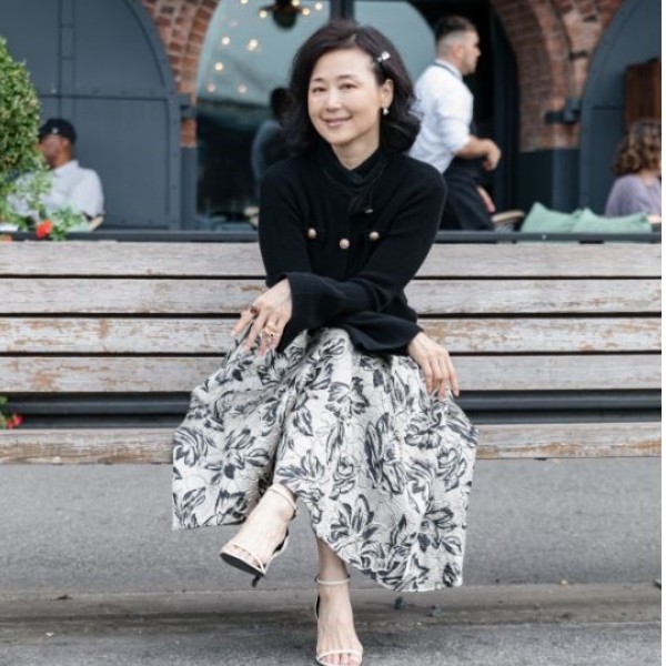 【维姐精选】LP 小时代女王 V领露颈部微辣袖口条纹肌理针织衫（外套