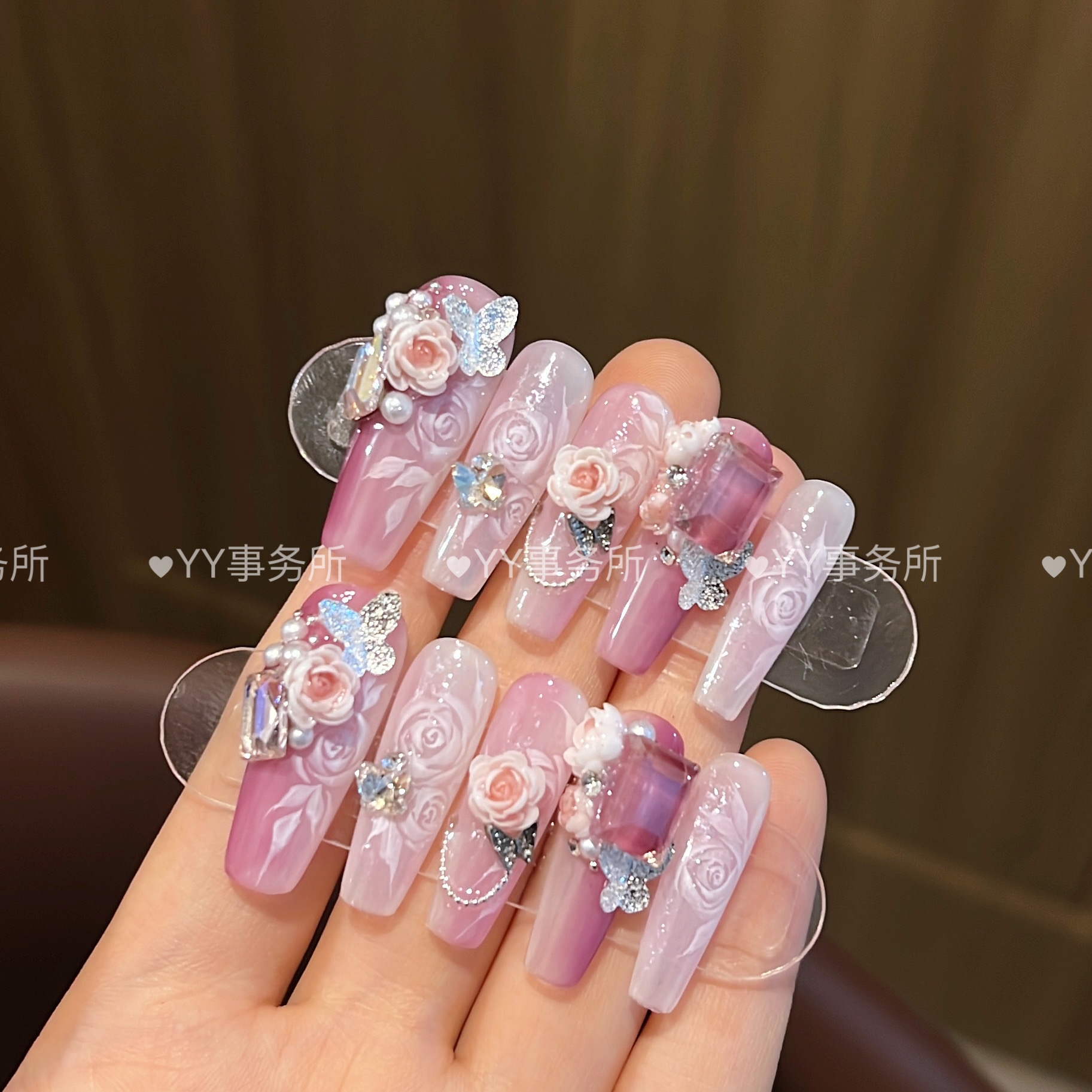 紫萱. 079下单后联系客服改发货时间否则无法制作紫色雕花