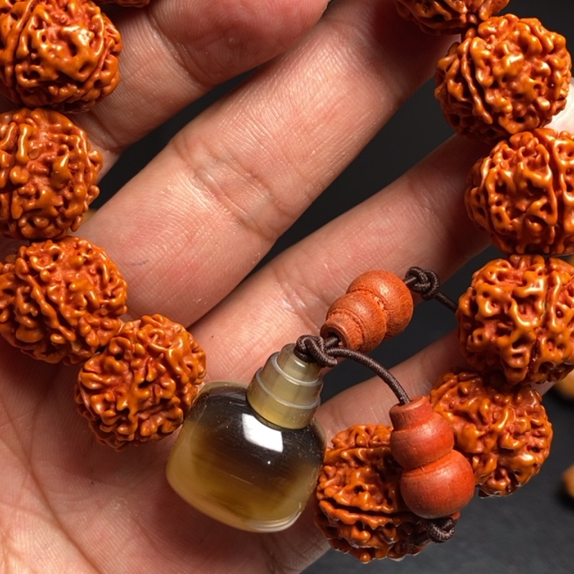 【闪购商品】橄榄核吊坠