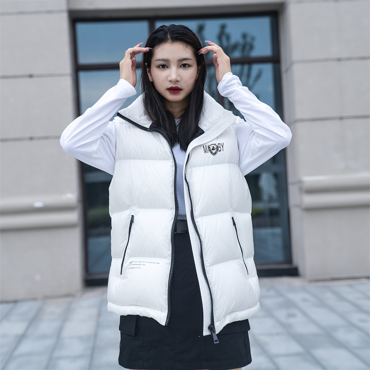 95白鸭绒冬季男女同款秋季大码加厚白色连帽短款马甲女