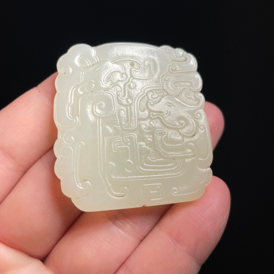 和田玉龙凤纹玉牌挂件