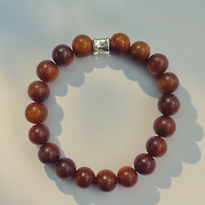 576 崖柏1.0cm带配饰手串