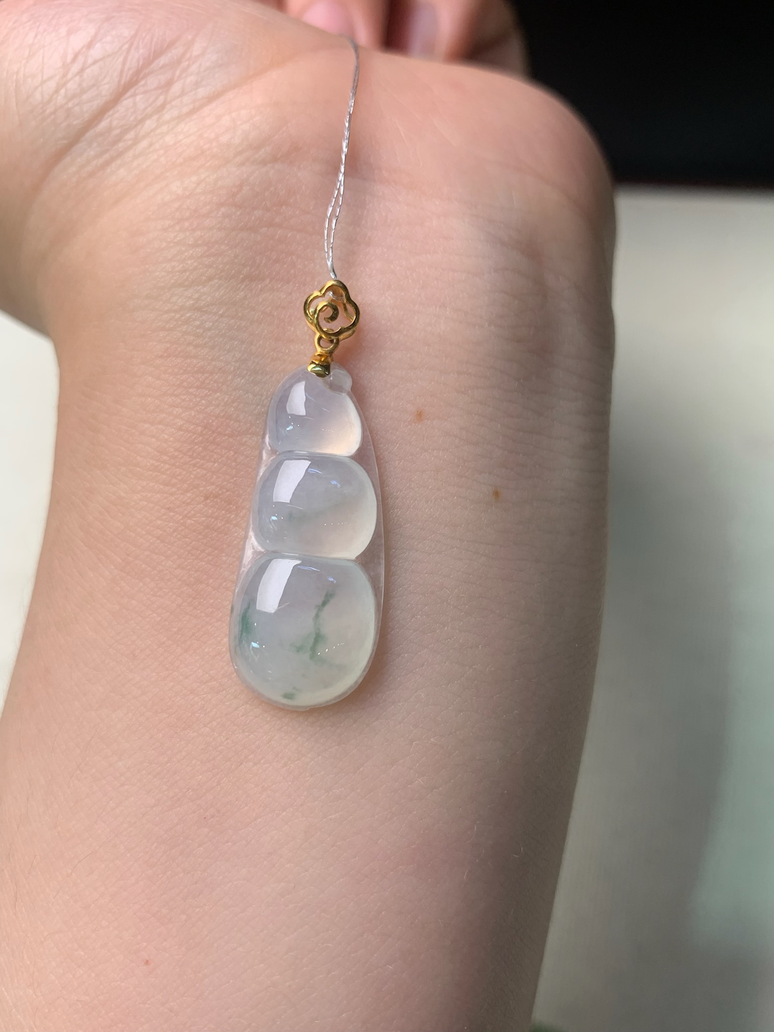 飘绿花福豆天然缅甸翡翠吊坠