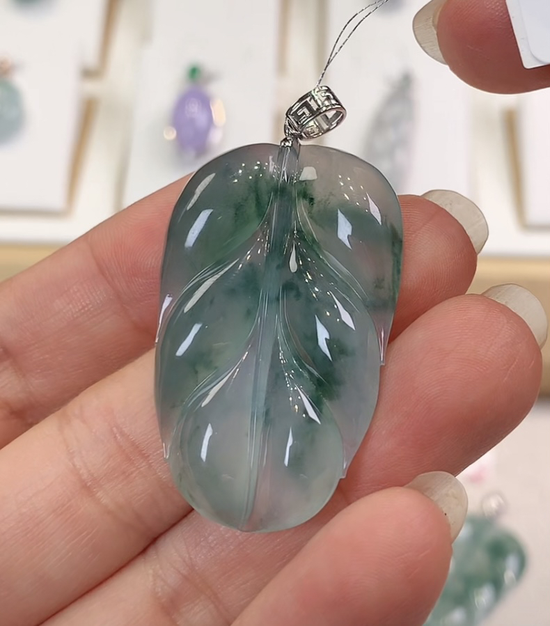 冰种飘绿花叶子天然缅甸翡翠吊坠#货号3492