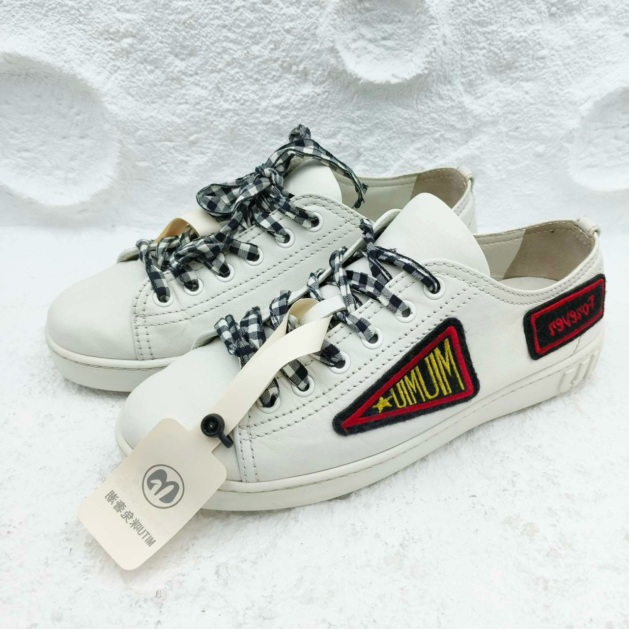99新 MIU MIU/缪缪 miumiu/缪缪/刺绣休闲板鞋女士/37码/非全新
