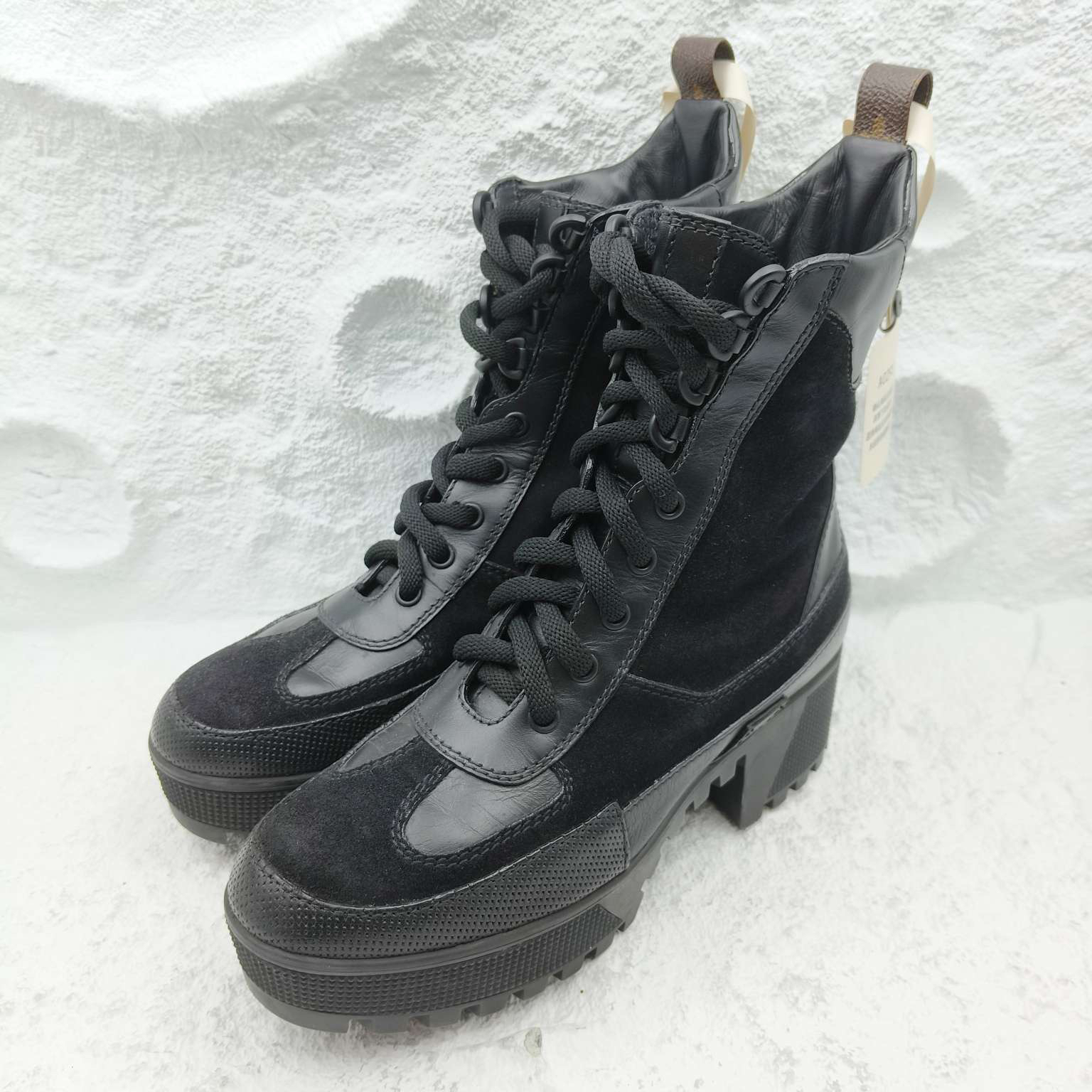 99新 LouisVuitton/路易威登 36.5码/黑色厚底短靴/非全新