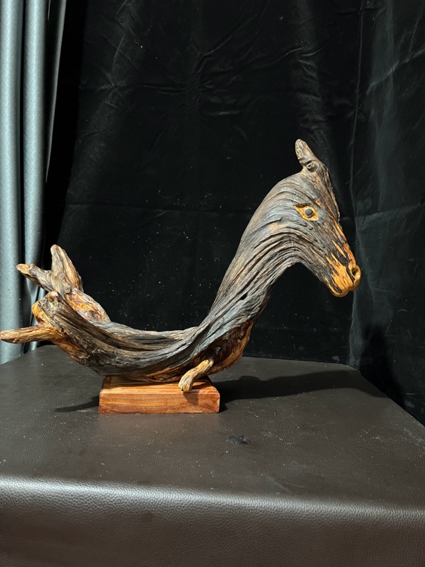 （天马行空）百年松香木风化料摆件，长60/高40/宽30，一物一拍！