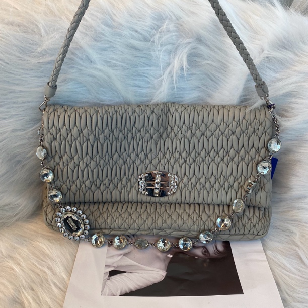 95新 MIU MIU/缪缪 灰色褶皱宝石链单肩包