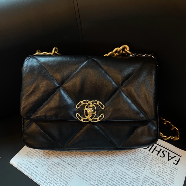 95新 Chanel/香奈儿 黑金小号19bag单肩斜挎包 30开有卡