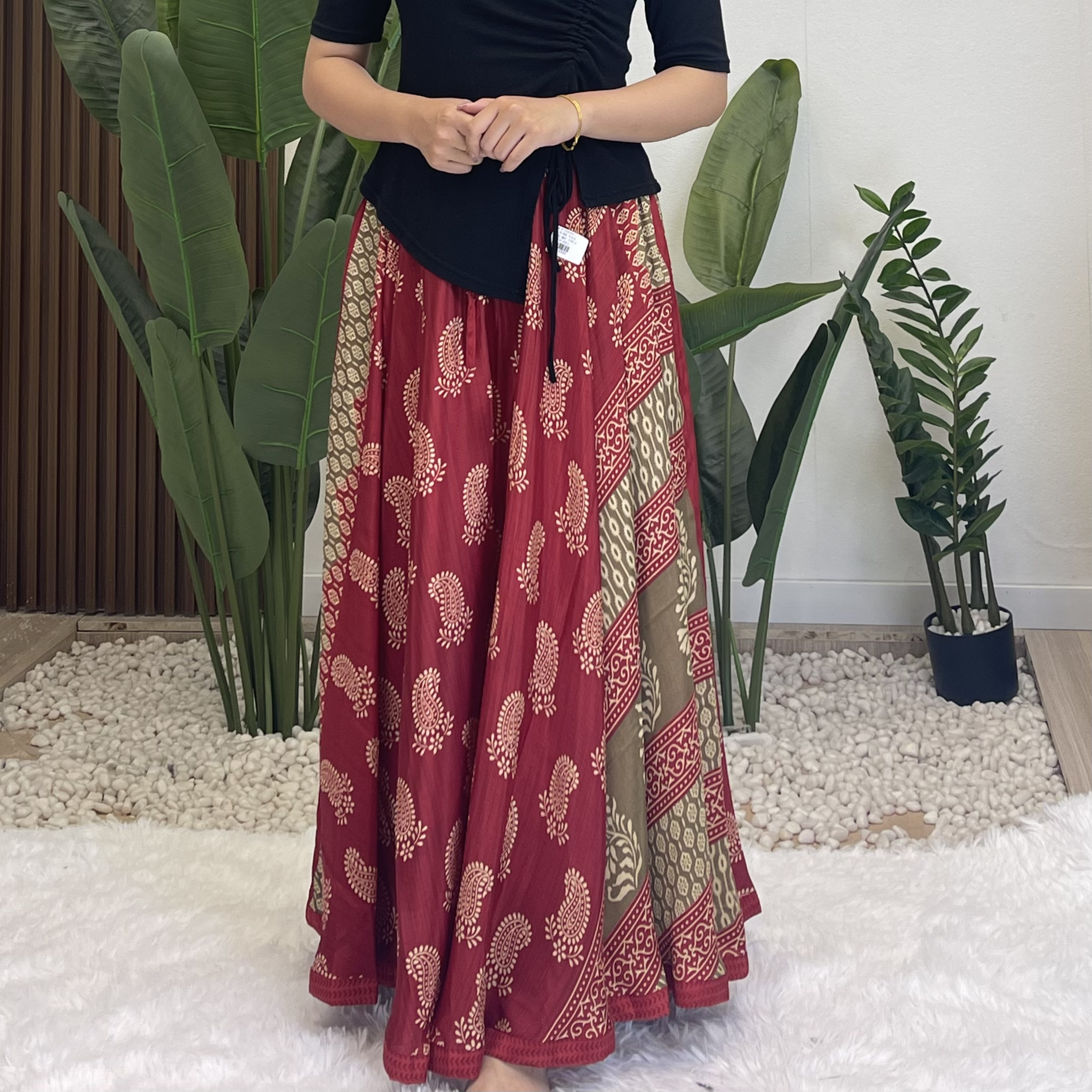 945 号酒红色，艾悦尼 Aarani 尼泊尔大摆裙